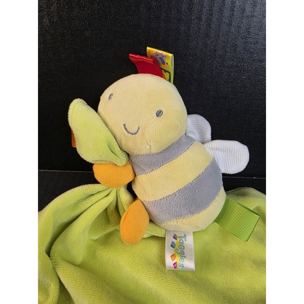 Taggies Bumble Bee Rattle Plush Lovey Lime Green Satin Back 2015 Baby Snuggler - Picture 2 of 6